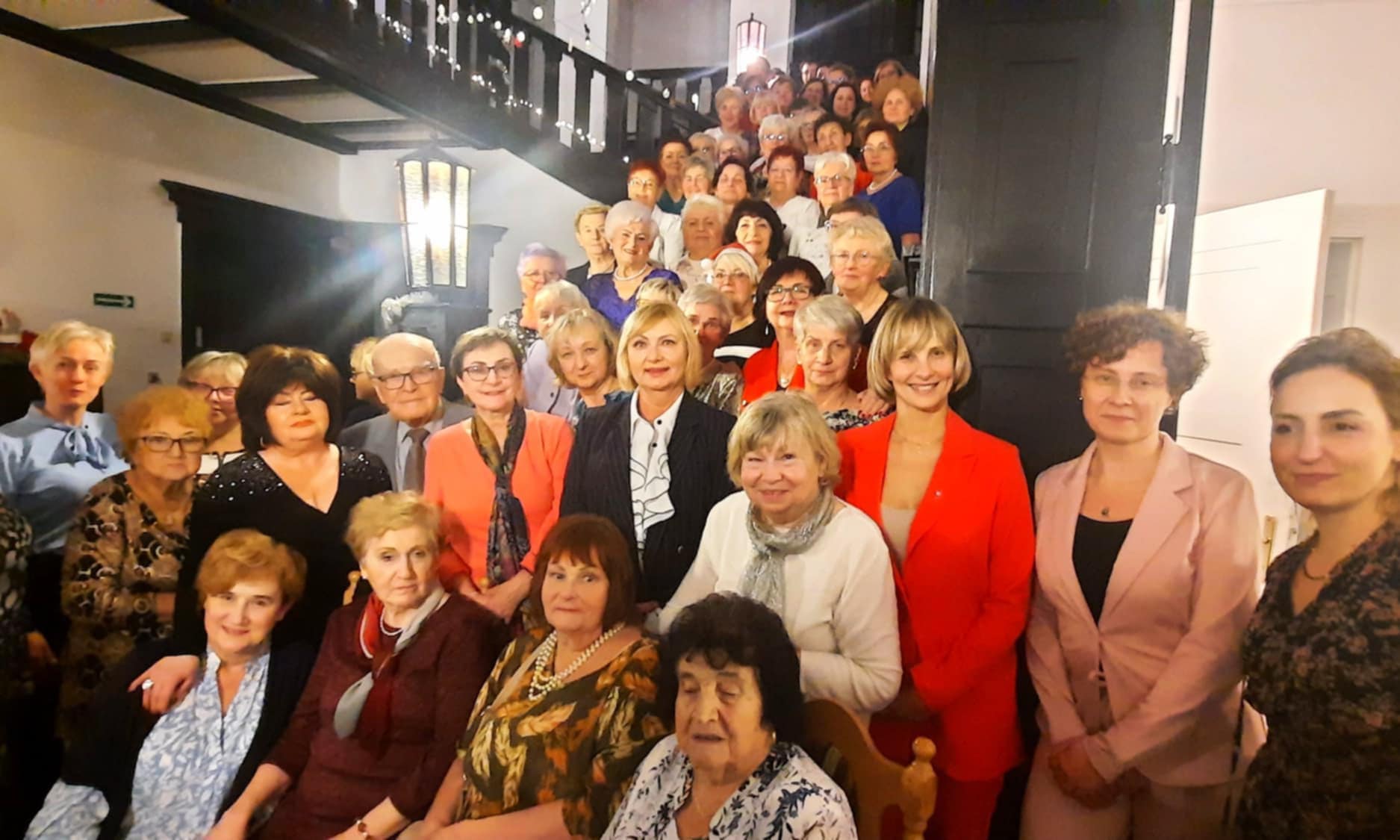 Na zdjęciu widoczna jest grupa kobiet