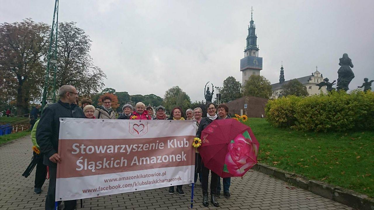 Na zdjęciu widoczna jest grupa kobiet